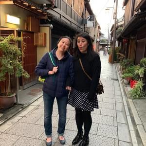 Meet your Posher, Bee